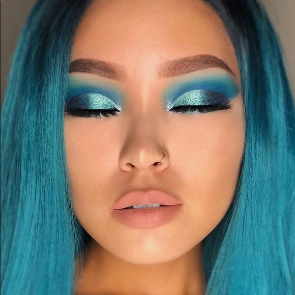 Huda Beauty Sapphire Obsessions Palette - Picture 5 of 8